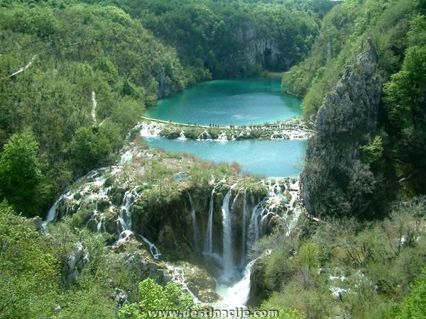 mx_1226602342_Nacionalni_Park_Plitvicka_Jezera_Proljece